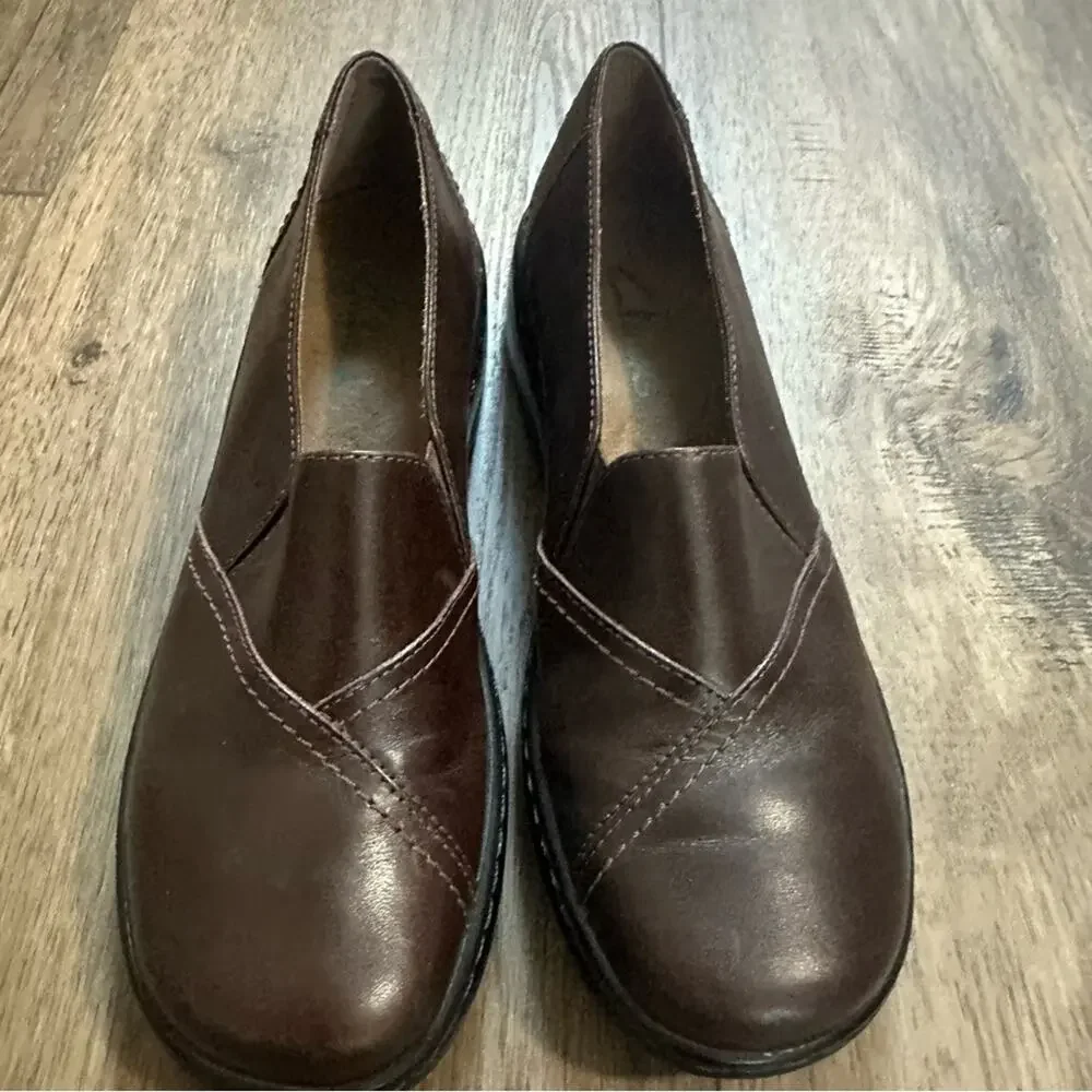 Clarks Brown Slip-on Loafers, Clogs, BlackBerry,‎ Healed, Leather, Women’s 7.5